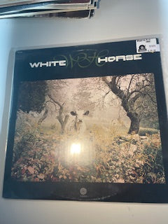 WHITE HORSE-wh