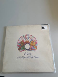 QUEEN-a night at the opera